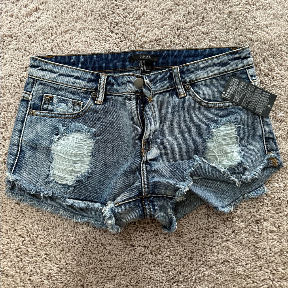 The perfect wash denim shorts by F21